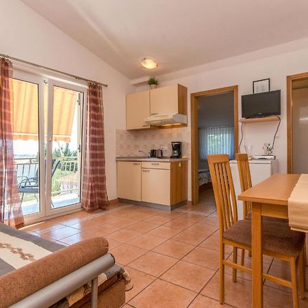 Stunning Apartment In Sveti Filip I Jakov Exteriör bild